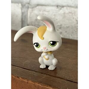 Littlest Pet Shop LPS‎ #245 White & Yellow Bunny Rabbit Green Eyes Red Magnet